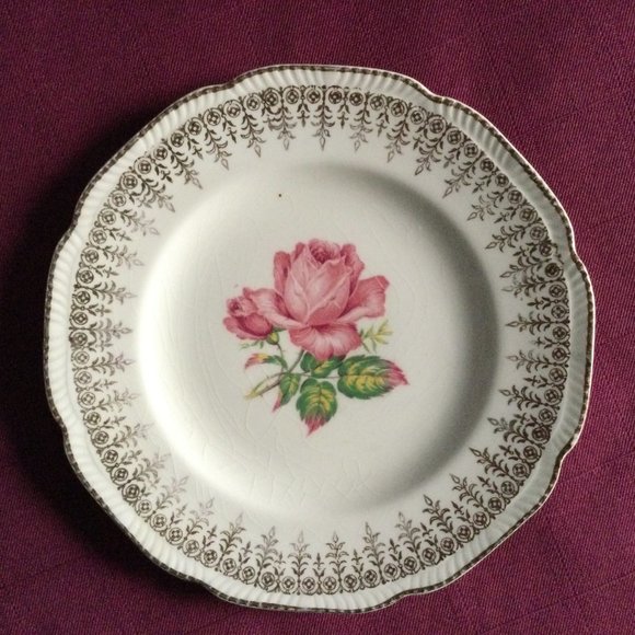Set of 4 Royal Swan made in England 5.75" butter dessert bread plates red rose - Picture 6 of 9